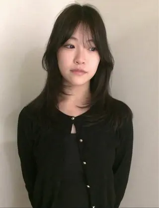 セミロング カラー 山田 麻椰のヘアスタイル