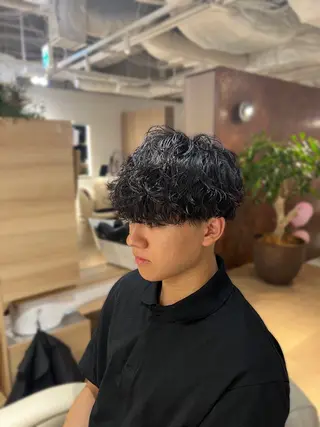 ショート パーマ メンズ 梅田茶屋町メンズ 専門美容師 山元一平のヘアスタイル