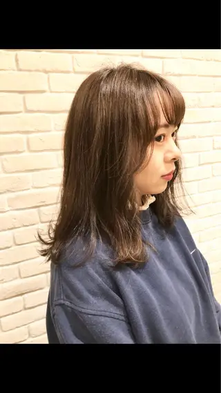 ミディアム カラー moanin モーニンのヘアスタイル