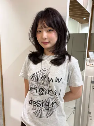 セミロング カラー 似合わせ🪽 riona🫧のヘアスタイル