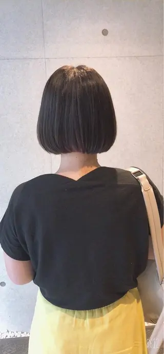 ショート レイヤーカット 小山 悠のヘアスタイル