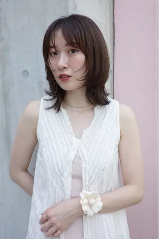 ミディアム ミウラ ハナキのヘアスタイル