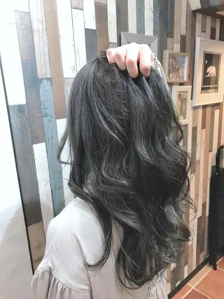 ロング 大澤 唯のヘアスタイル