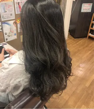 ロング スタイリスト 佑梨のヘアスタイル