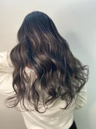 ロング カラー レイヤーカット 赤み消し　店長/大和のヘアスタイル