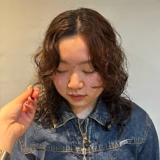 ミディアム パーマ 林 小桃のヘアスタイル