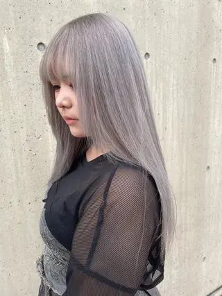 カラー 望月悠夢/ブリーチ、 ミルクティーベージュのヘアスタイル