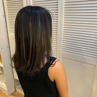 カラー 天野 利咲のヘアスタイル