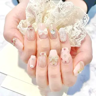 ミディアム Nail Salon midnightのネイルデザイン