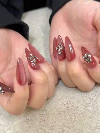 ネイル ネイルルーム チャームのネイルデザイン