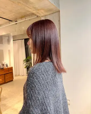 ミディアム カラー まとまるレイヤー カット/透明感カラーのヘアスタイル
