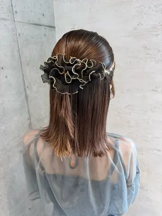 セミロング ヘアアレンジ はやしほのか| ヘアセット×カラーのヘアスタイル