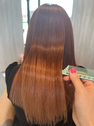 COLOR's AYAMEのヘアスタイル