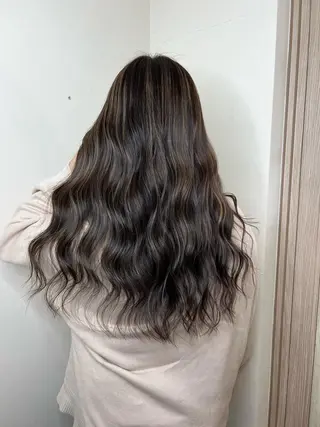 ロング カラー KR2S× 亜以加のヘアスタイル