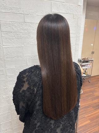 ロング 岡崎 美紀のヘアスタイル