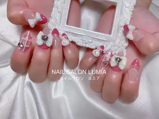 ネイル ネイルサロン ルミア Lumia 店長施術のネイルデザイン