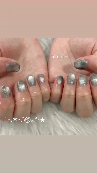 ネイル LAVISH momoneのネイルデザイン