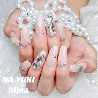 ネイル 🦋 Queenieのネイルデザイン