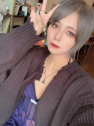 ショート 派手髪支持率No1 Eisukeのヘアスタイル