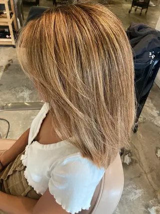 ミディアム カラー 鍋島 くるみのヘアスタイル