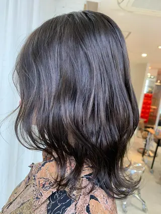 ミディアム カラー LUXBE LUCEのヘアスタイル