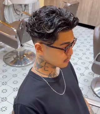 ショート パーマ メンズ 渡邉 真也のヘアスタイル