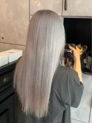ロング カラー 🎀ハイトーン・艶 カラー HANA🎀のヘアスタイル