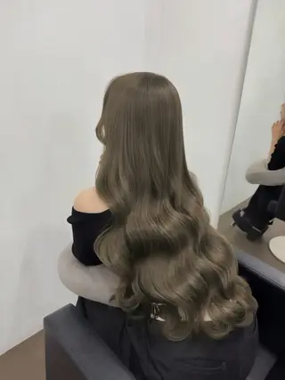 ロング カラー パーマ ヘアアレンジ メンズ キッズ オリーブカラー/ 上田優希/透明感のヘアスタイル
