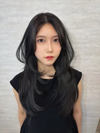 ロング カラー ヘアアレンジ 韓国レイヤーカット/ 儚げカラーチナツのヘアスタイル