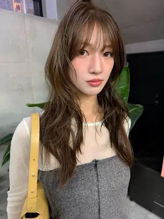 セミロング レイヤーカット\ウル フ chinatsuのヘアスタイル