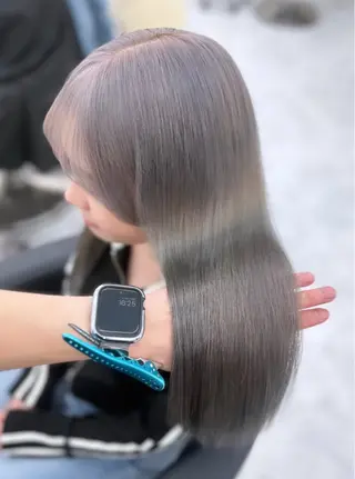 ロング カラー ヘアアレンジ 艶カラー/ハイトーン /レイヤーカットのヘアスタイル