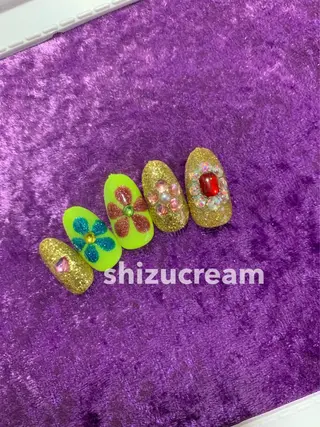 ネイル shizucream 痛デコネイル専門のネイルデザイン