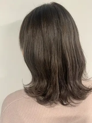 ミディアム 梅本 有希のヘアスタイル