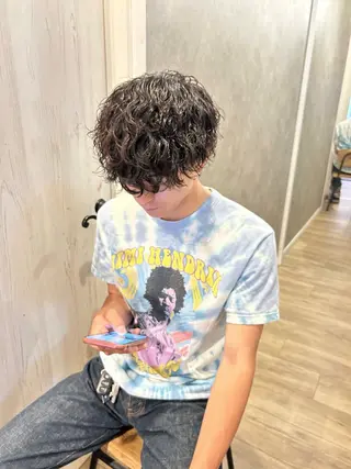 ショート パーマ メンズ 神谷 凪のヘアスタイル