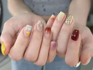 ネイル Queenie 🦋のネイルデザイン