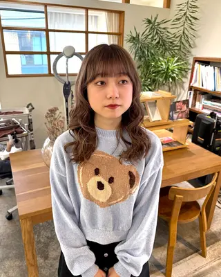 セミロング 久富 紗弓のヘアスタイル
