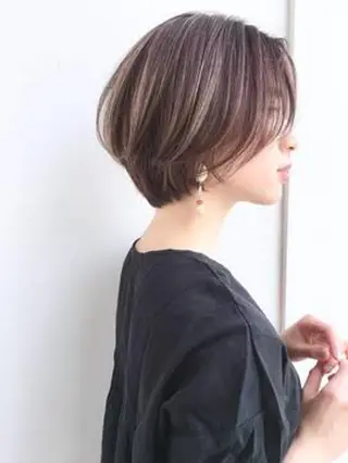ショート Acchon/心斎橋 💚ダブルカラーのヘアスタイル