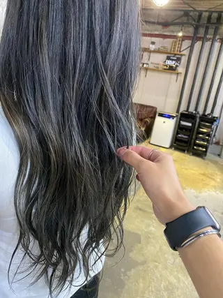 ロング カラー 勝河 怜楊のヘアスタイル
