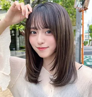 ミディアム 丸山 心 / 艶カラーのヘアスタイル