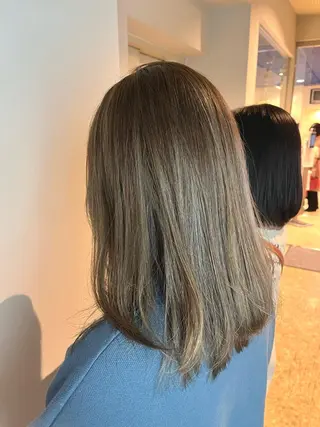 ミディアム カラー うしだ かおるのヘアスタイル