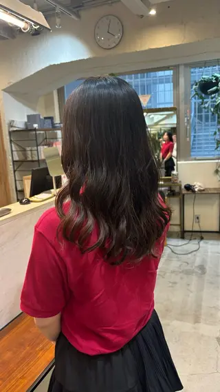 パーマ 小山 綾奈 ロングカットのヘアスタイル