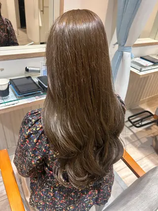 ロング カラー 大川 夏実のヘアスタイル