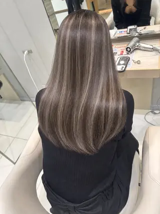 ミディアム カラー ブリーチ🎨デザイン カラー/れいじ🩶のヘアスタイル