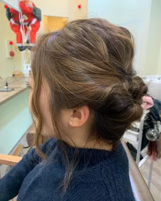 ミディアム 鶴見 和美のヘアスタイル