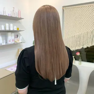 ロング カラー wakana/ 柔らかベージュカラーのヘアスタイル