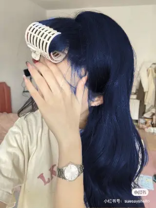 ロング カラー ラベンダー💜 グレージュ🩶のヘアスタイル