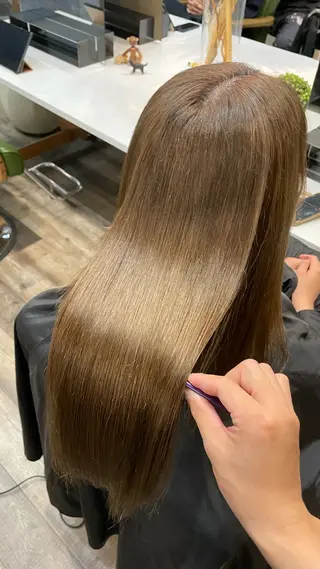 ミディアム 吉野 智行 美髪縮毛矯正髪質改善のヘアスタイル
