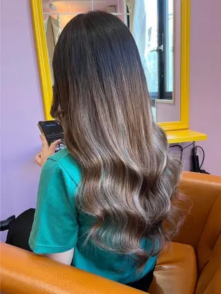 ロング カラー 大阪レミーエクステ チビ編み込みのヘアスタイル