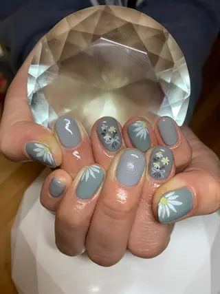 ネイル LAVISH 大和店 🤱子連れ大歓迎のネイルデザイン