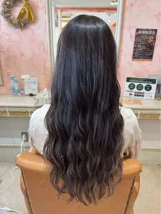 ロング カラー 🩶透明感・艶カラー 🩶ひいな🩶のヘアスタイル